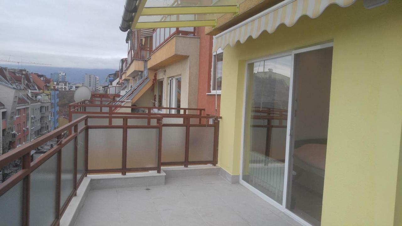 Modern Apartment Sofia Center Exterior photo